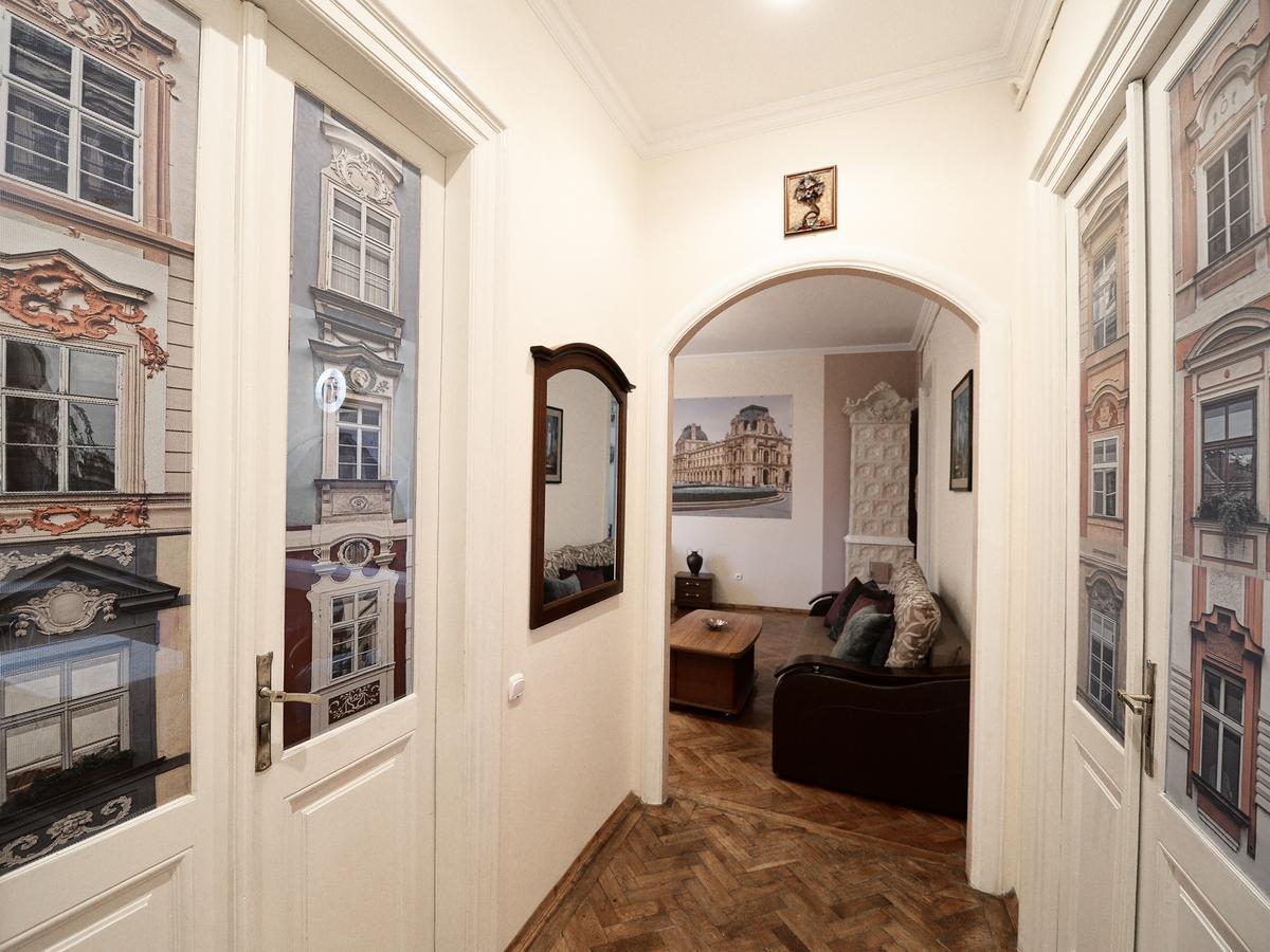 The Historical Family Nest In City Centre Lviv Extérieur photo
