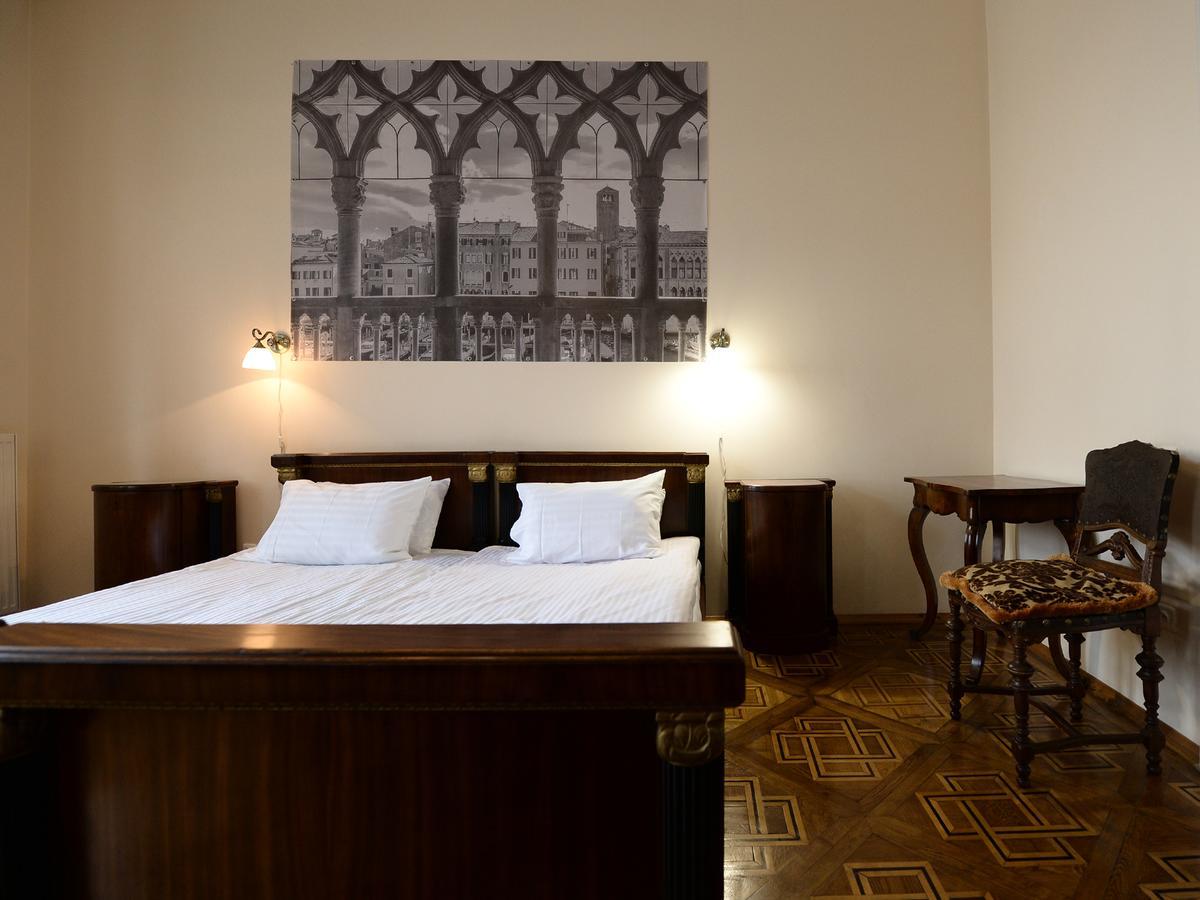 The Historical Family Nest In City Centre Lviv Extérieur photo
