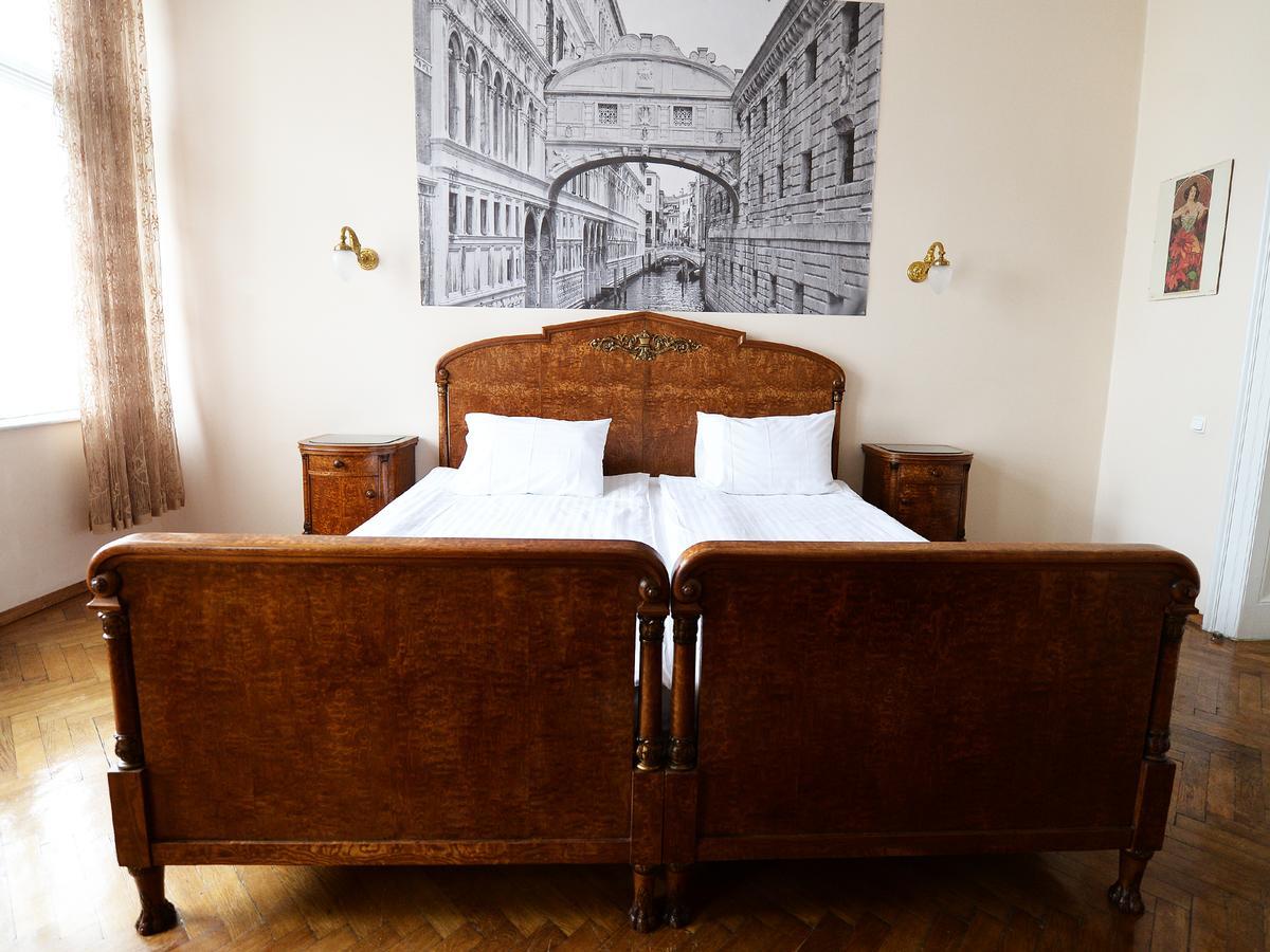 The Historical Family Nest In City Centre Lviv Extérieur photo