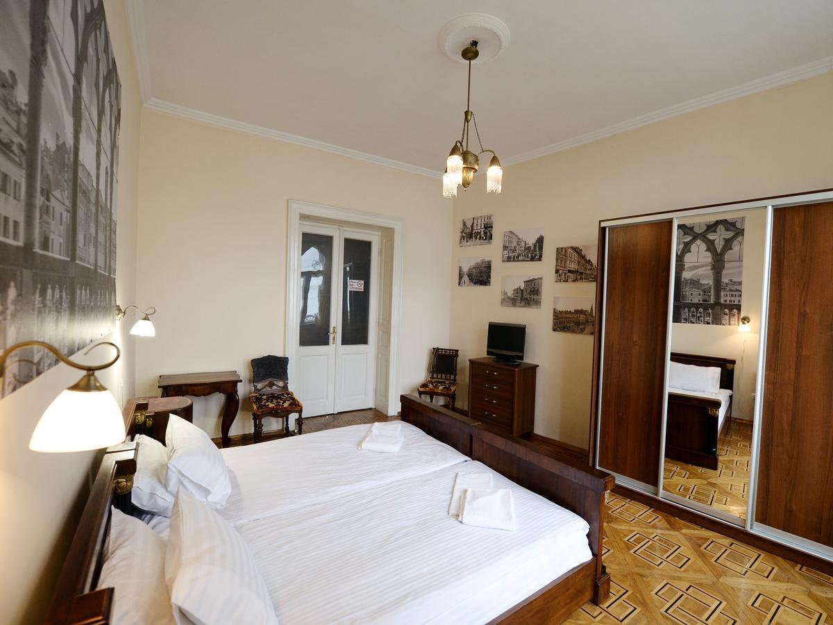 The Historical Family Nest In City Centre Lviv Extérieur photo