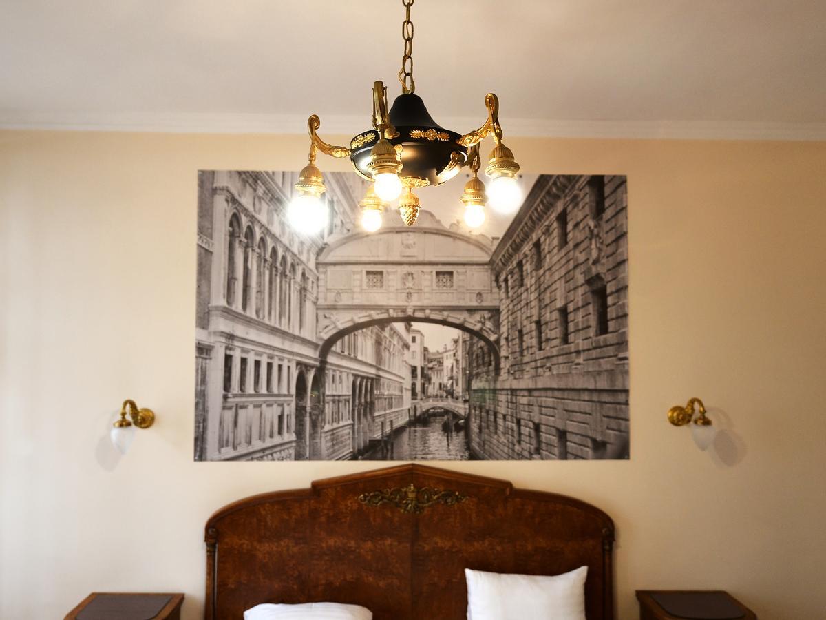 The Historical Family Nest In City Centre Lviv Extérieur photo